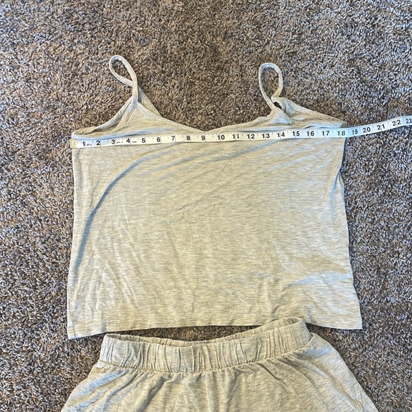 Old Navy Sunday Sleep PJ Short Set - Picture 8 of 10